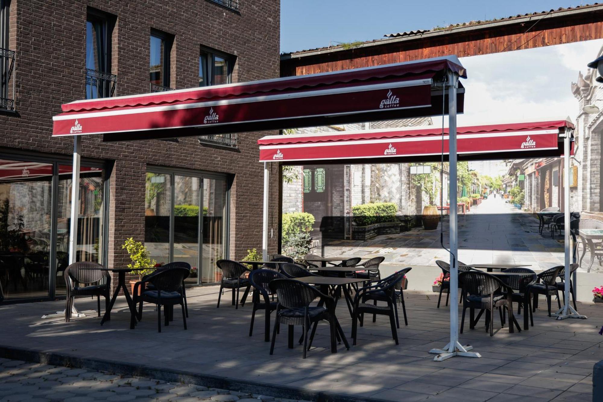 Vetus Hotel Pristina Exterior photo