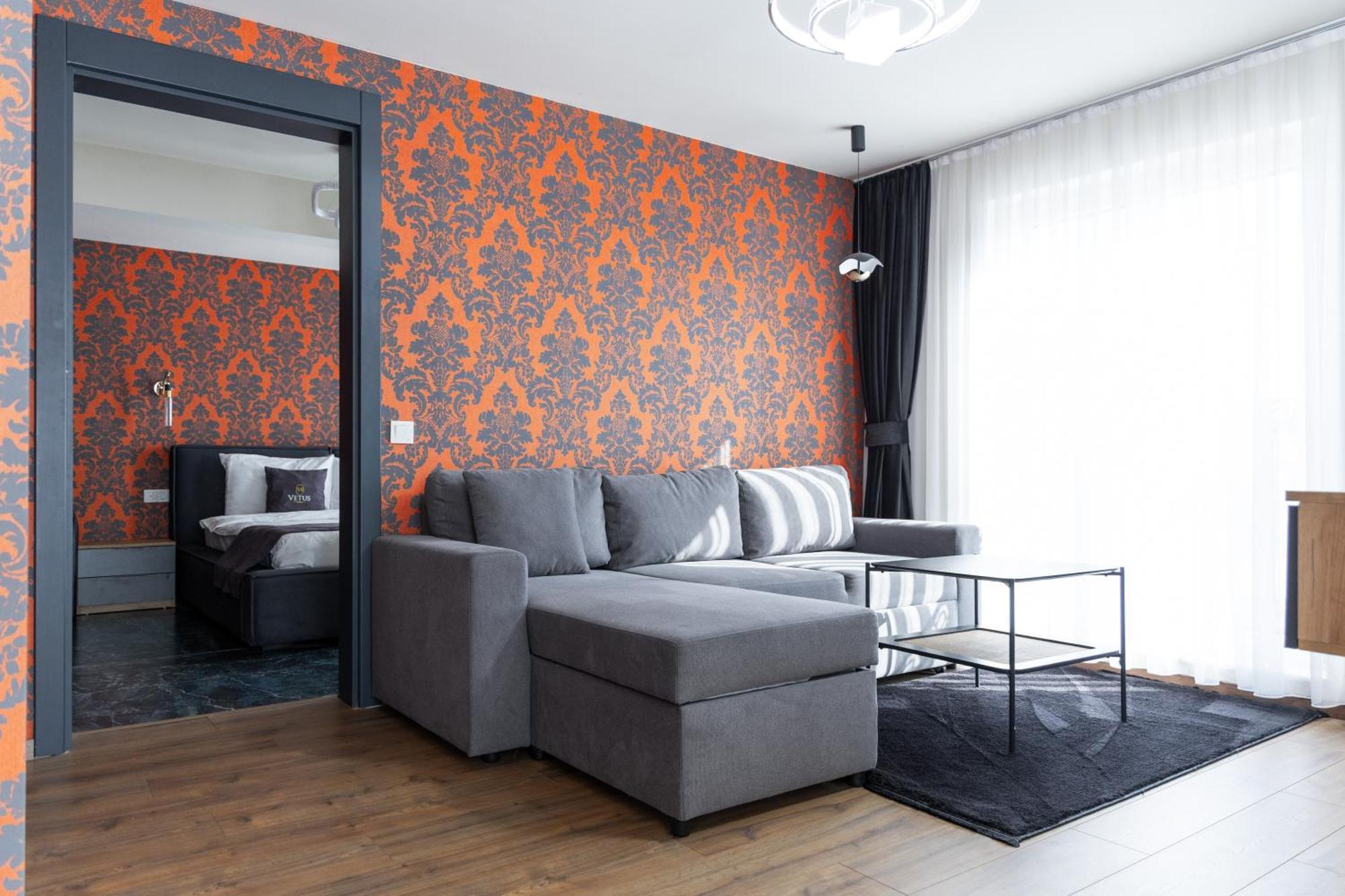 Vetus Hotel Pristina Exterior photo