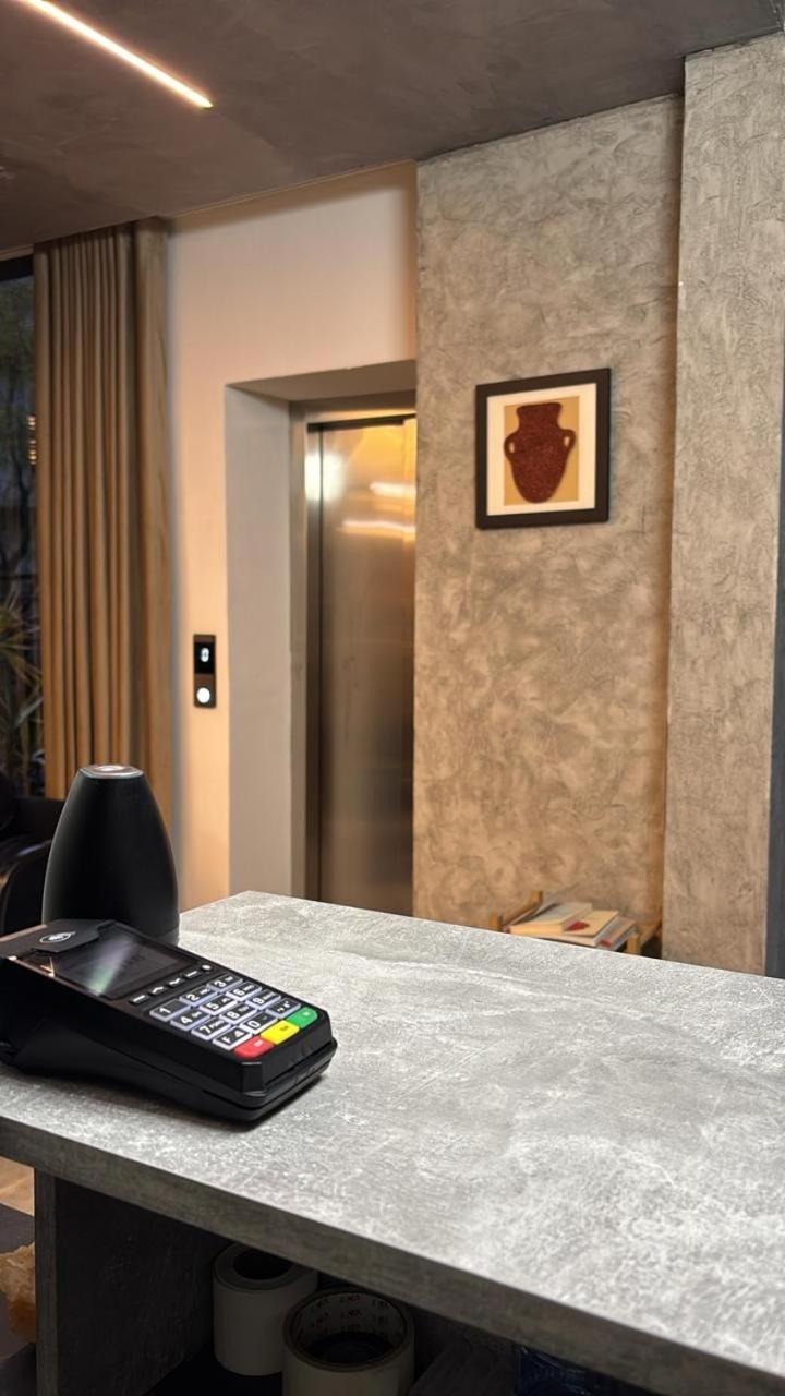 Vetus Hotel Pristina Exterior photo